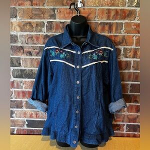 Napa Valley Denim Jean Floral button up
Shirt Jacket with pockets Women’s Size:M